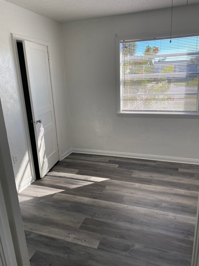 Building Photo - 39 Byron Ellinor Dr