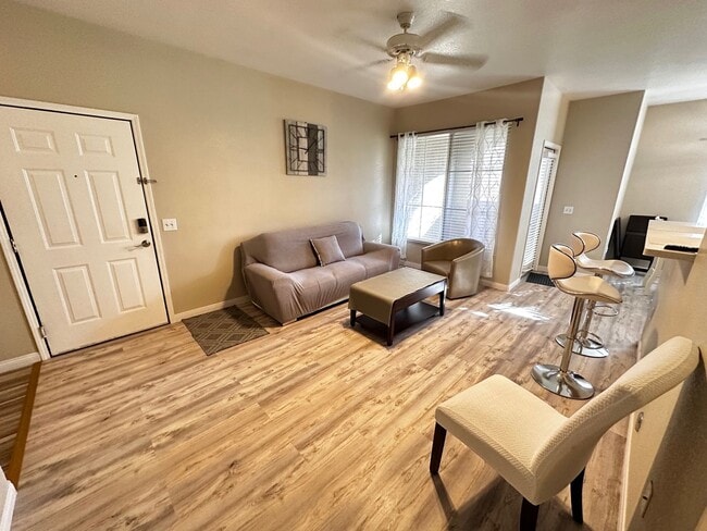 Building Photo - Fully Furnished 2 Bedroom 1 Story Condo