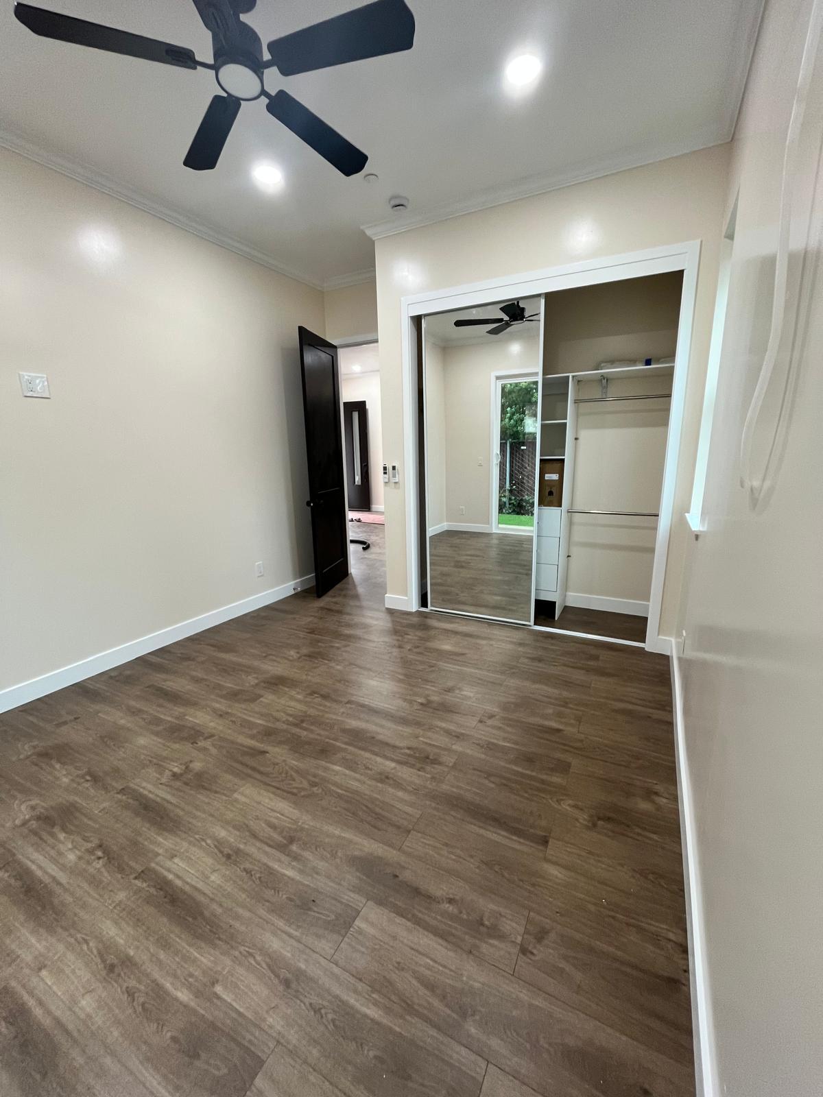 Building Photo - 994 Helen Ave