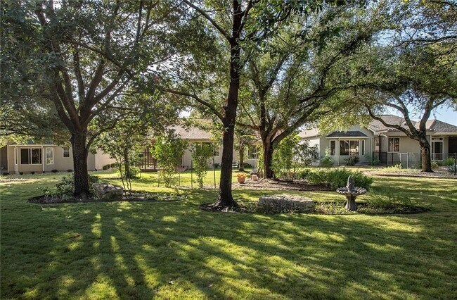 Building Photo - 129 Dewberry Dr