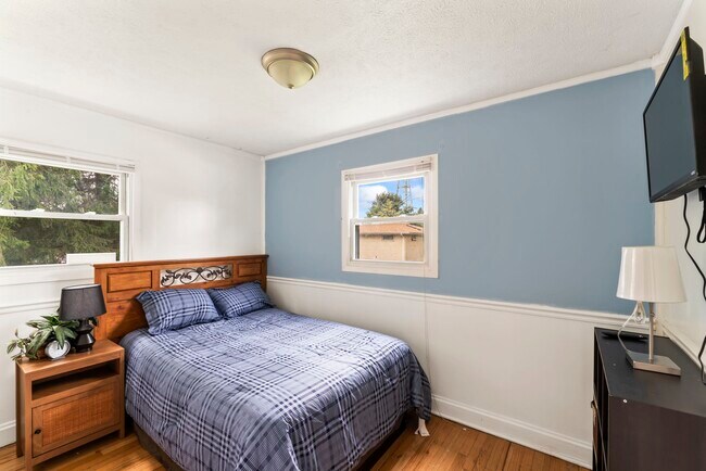 Building Photo - 2404 Saunders Station Rd