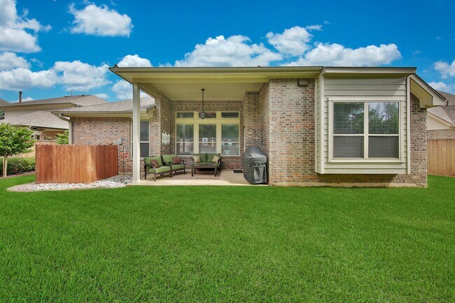 Building Photo - 102 Buck Trail Pl