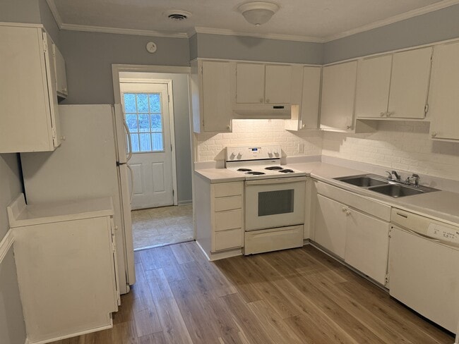 Building Photo - 1000 62nd Ave N