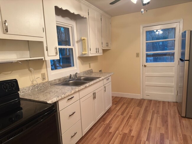 Building Photo - 3BR, 1BA Ranch Style Home in Durham