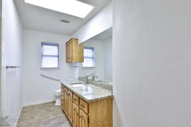 Building Photo - Cul-de-Sac 3/2/2; Ward, Madison, Cooper schools