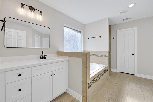 Building Photo - 5914 Shadow Creek Ct