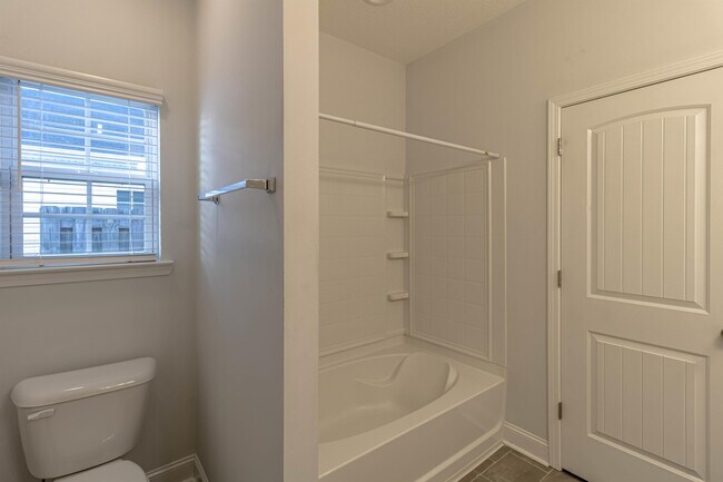 Building Photo - 260 Rutledge Dr