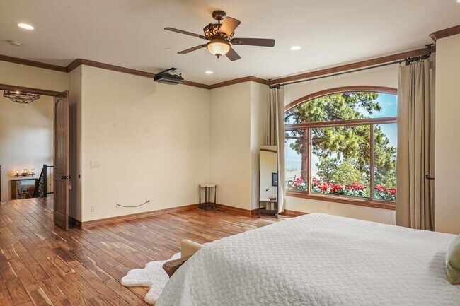 Building Photo - Stunning Broadmoor Estate with Mountain & City Views