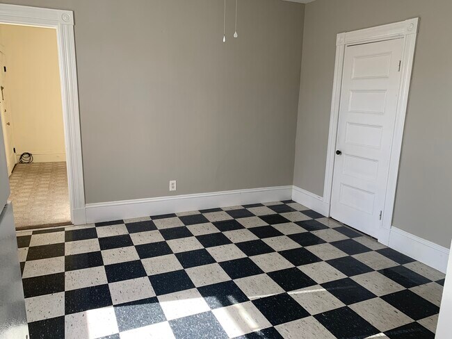 Building Photo - 30 French St