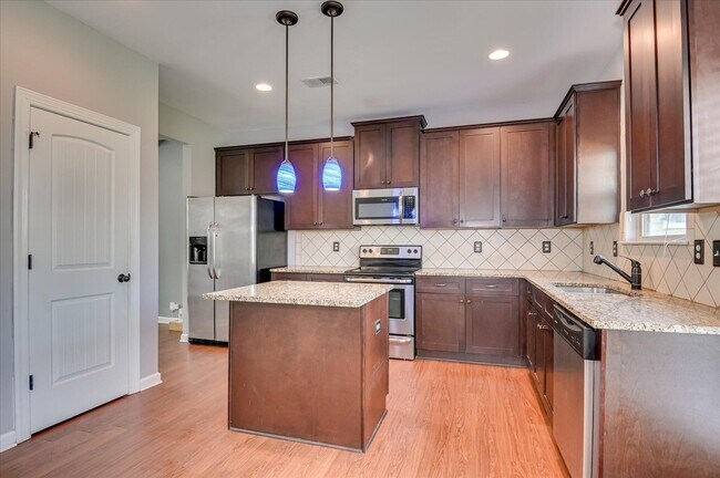 Building Photo - 1543 Driftwood Ln