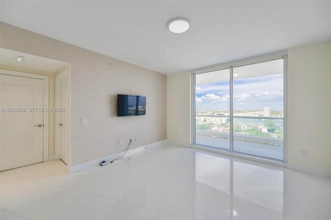 Building Photo - 6000 Island Blvd