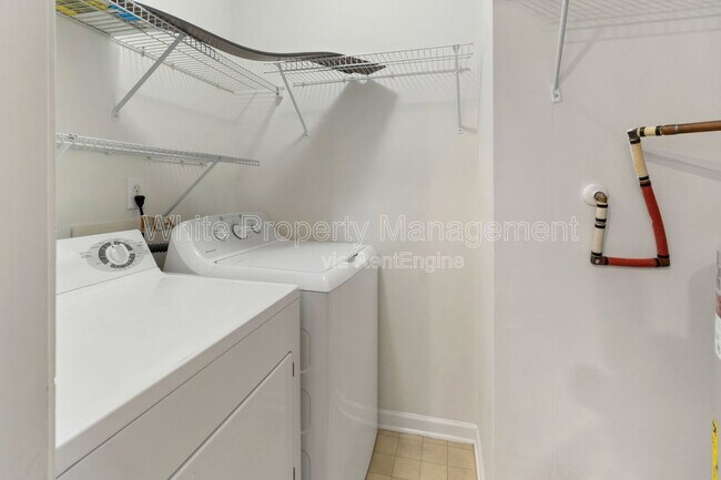 Building Photo - 12311 Bluestem Ln