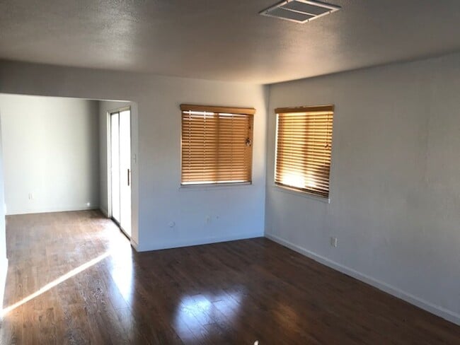 Building Photo - 10087 Nebula Way