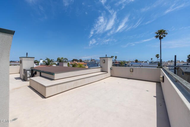 Building Photo - 2129 Piru Ave