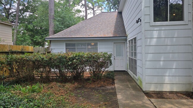 Building Photo - 3303 Candleway Dr