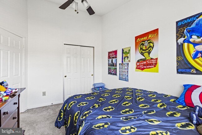 Building Photo - This beautiful 3-bedroom townhome is nestl...