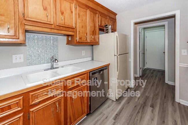 Building Photo - 458 Planters Trace Dr