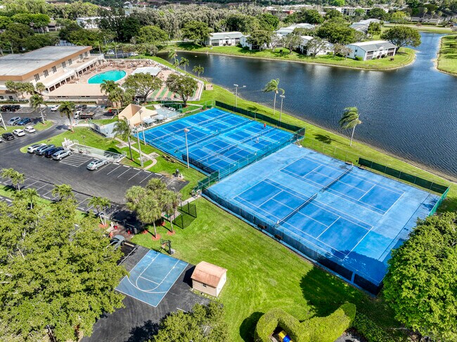 Building Photo - 15108 Ashland Dr