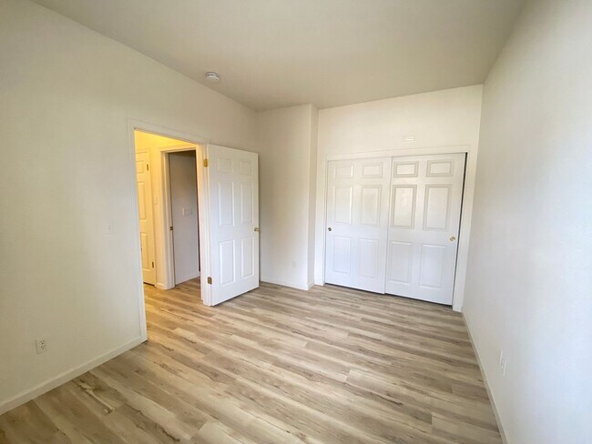 Building Photo - 24962 Plum Tree St