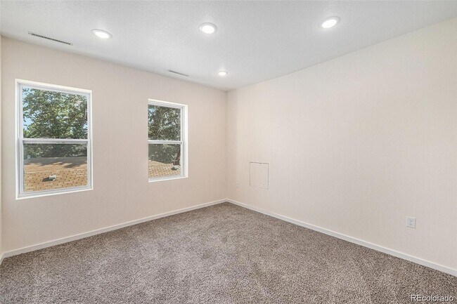 Building Photo - 2328 N Race St