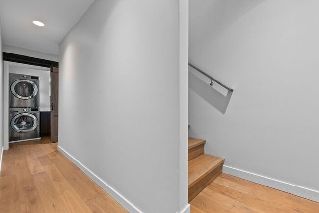 Building Photo - Stunning AIR CONDITIONED Alki Townhome w/ Rooftop Ocean View