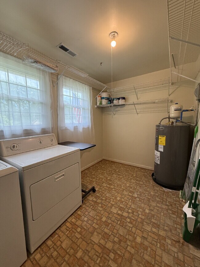 Building Photo - Modern Comforts with Granite & Hardwood Finishes!" 3 Bedroom 2 bath home.