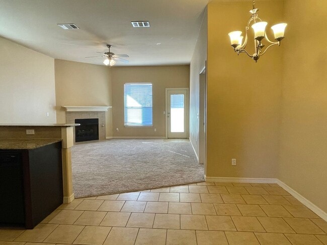Building Photo - Edmond Home in Gated Community & Deer Creek Schools!