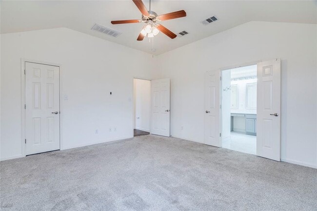 Building Photo - 740 Dark Horse Ln