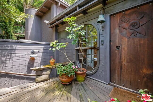 Building Photo - 516 Latimer Rd