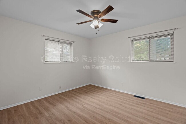 Building Photo - 560 Bardot Dr