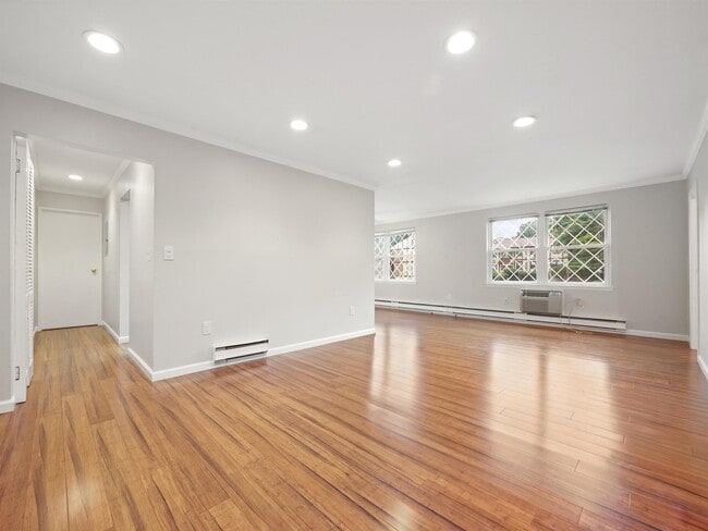 Building Photo - 410 Sierra Vista Ln