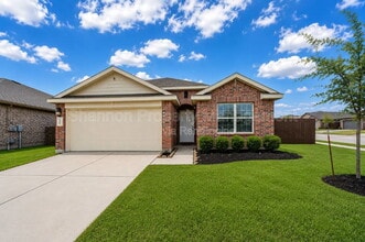 Building Photo - 8002 Carillon Way