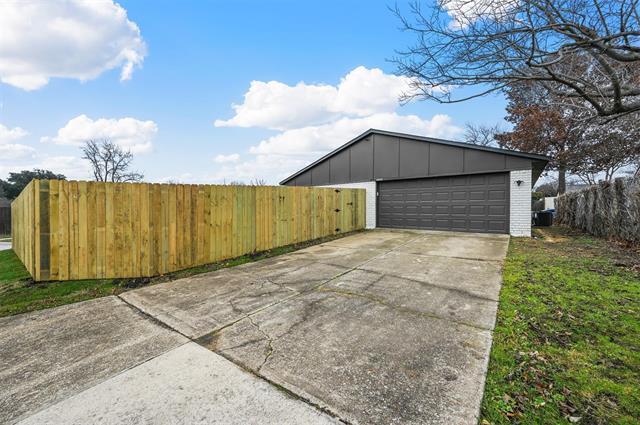 Building Photo - 4940 Watkins Dr