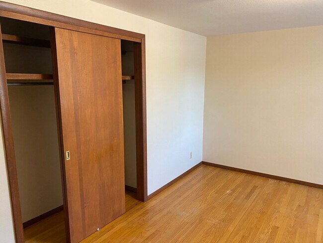 Building Photo - 105 O'Neil Dr