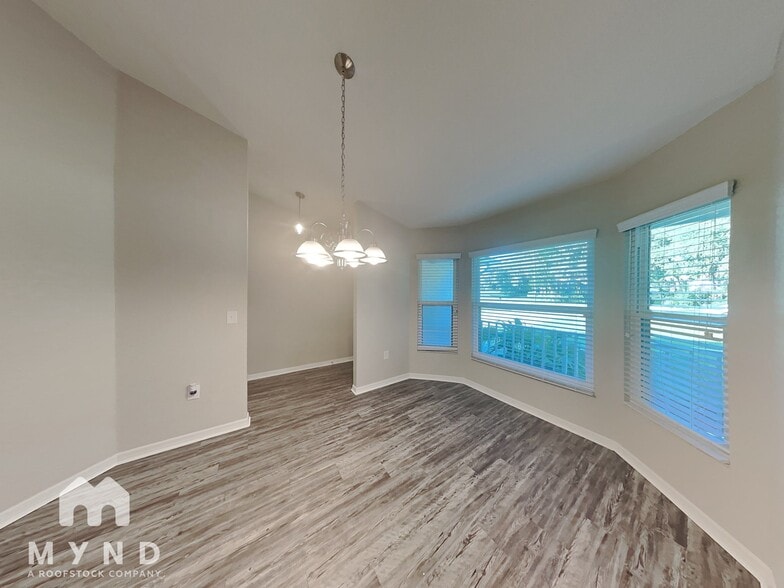 Building Photo - 7328 Landmark Dr
