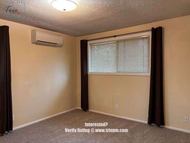 Building Photo - 1398 Corum Ave