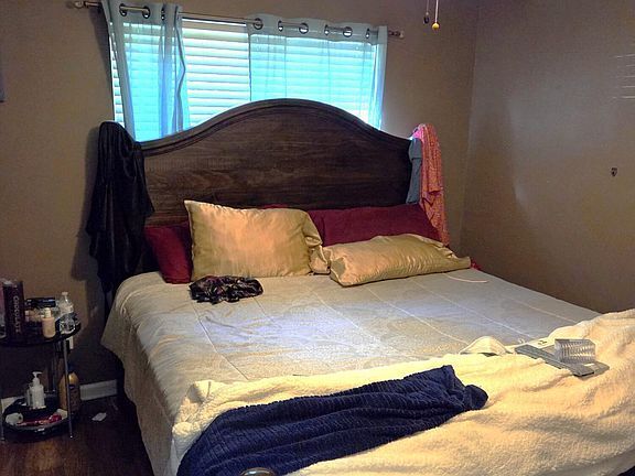 Building Photo - Build Equity While Leasing - Lease and Own...