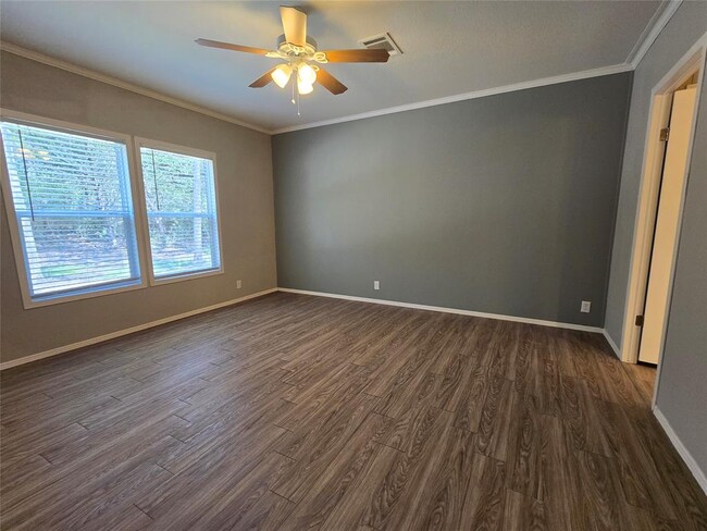 Building Photo - 1555 US-90