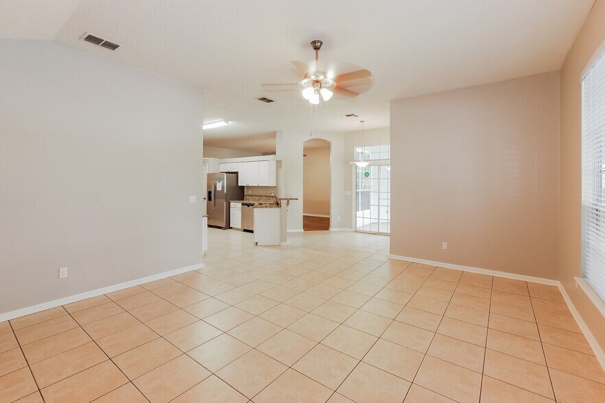 Building Photo - 304 Carolina Jasmine Ln