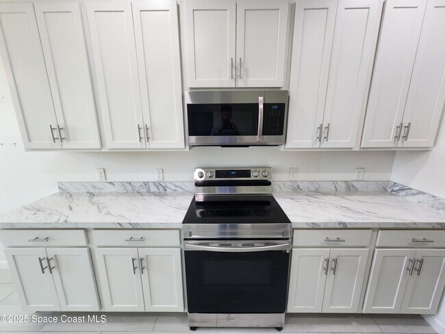 Building Photo - 3951 Playa Del Sol Dr