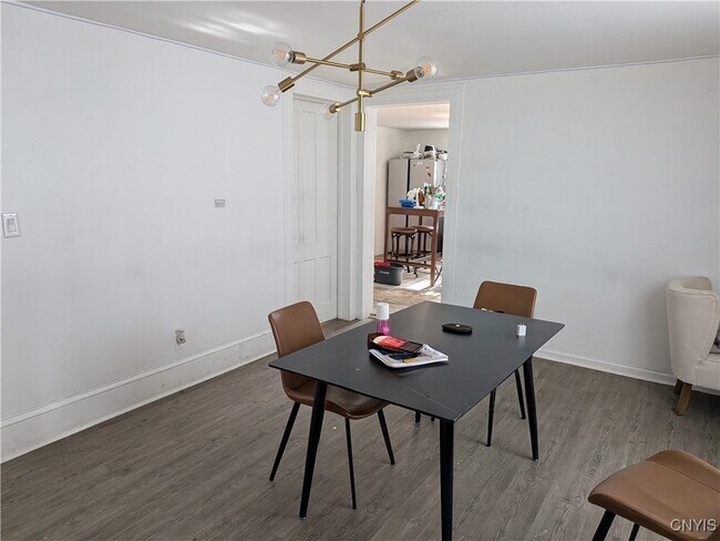 Building Photo - 77 Lincoln Ave