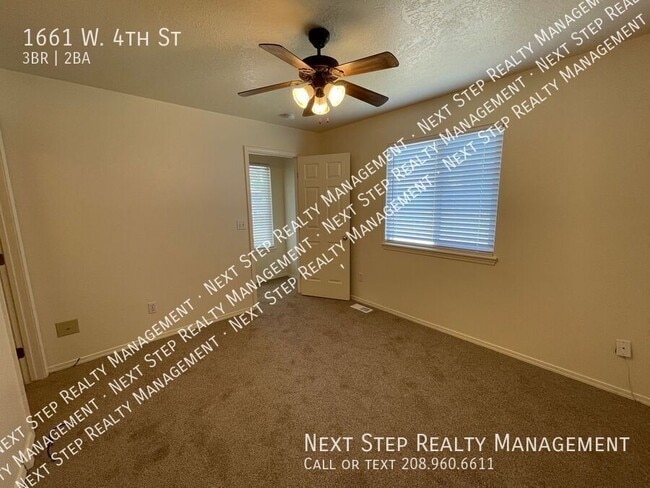 Building Photo - 1661 W 4th St