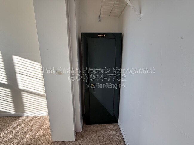 Building Photo - 3785 Union Pacific Dr E