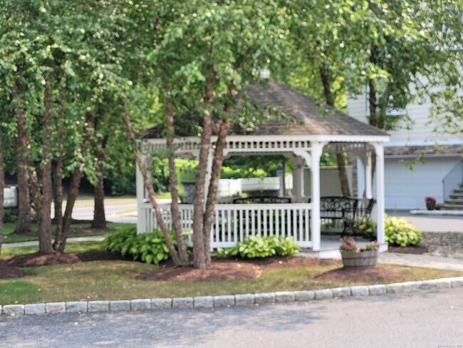 Building Photo - 48 E Hayestown Rd