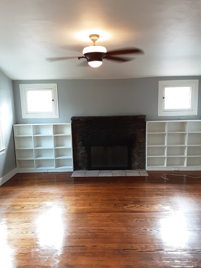 Primary Photo - 8 Hillside Ave