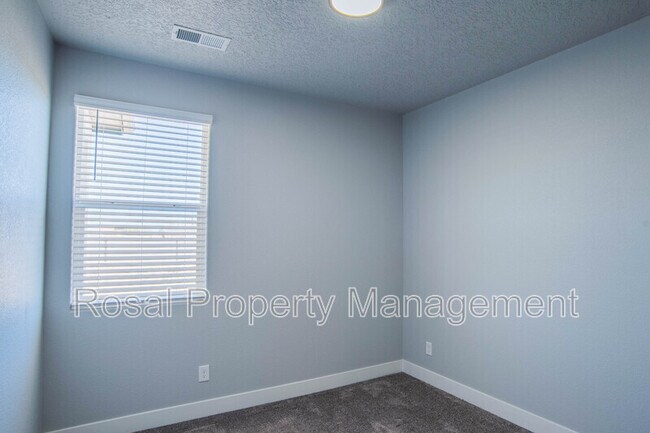 Building Photo - 933 Northern Blvd NE