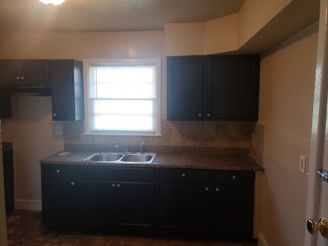 Building Photo - Single Family Home coming soon!