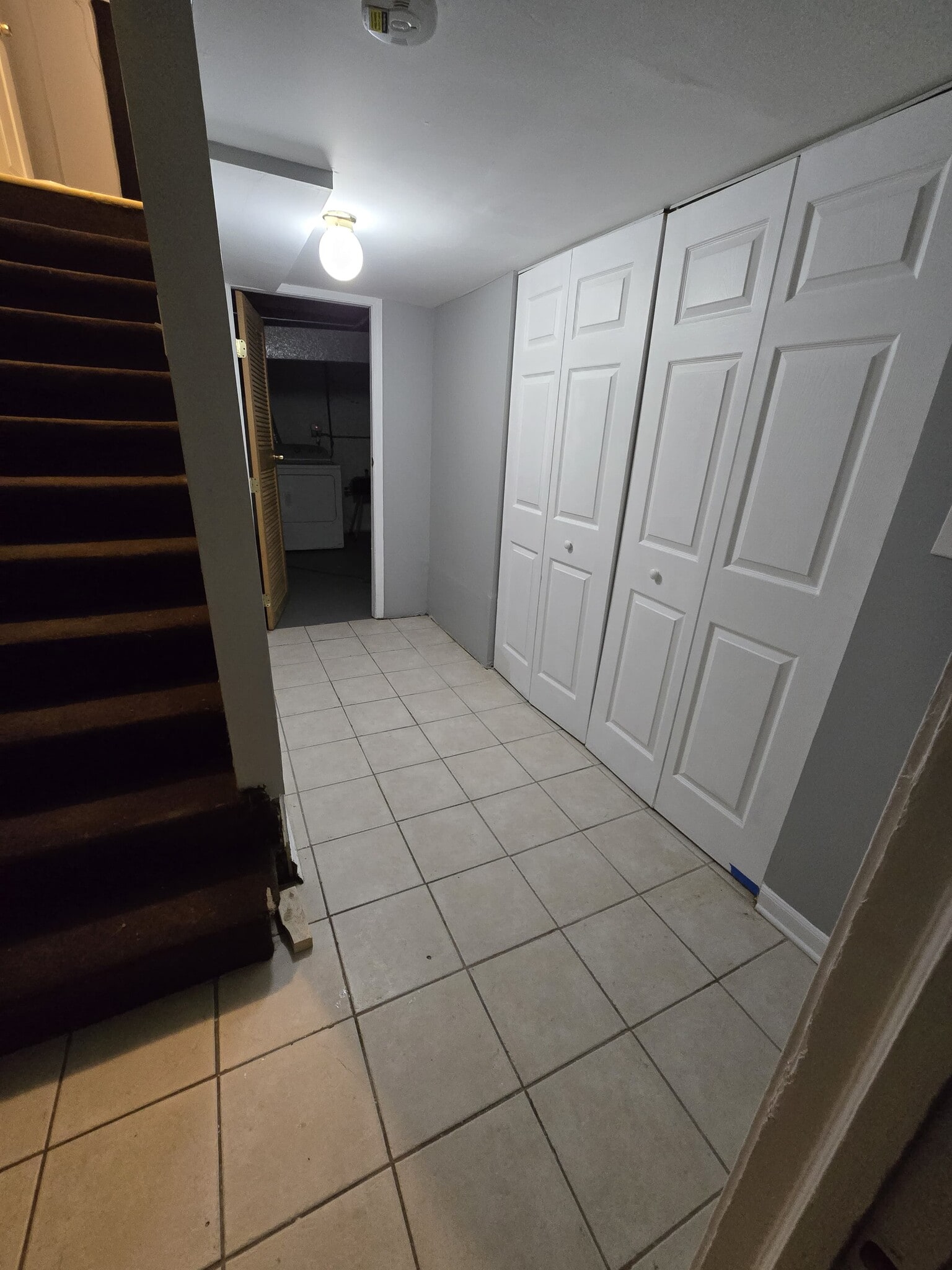 Building Photo - 7011 S East End Ave