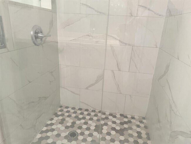 Building Photo - 6800 Cypress Rd