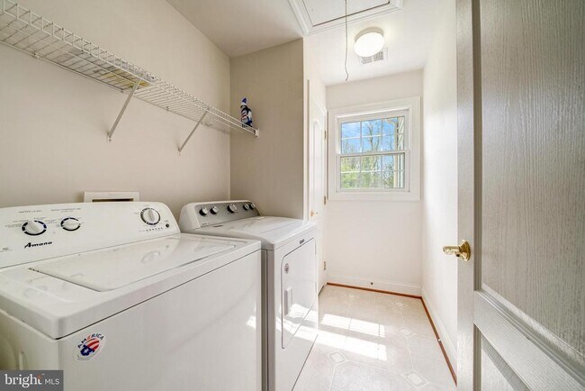 Building Photo - 40456 Lenah Run Cir